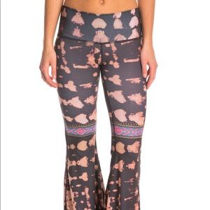 Teeki bell and top L